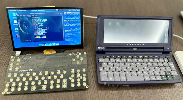 Pocket Z hopes to release compact PDA lookalike running Linux for under 0