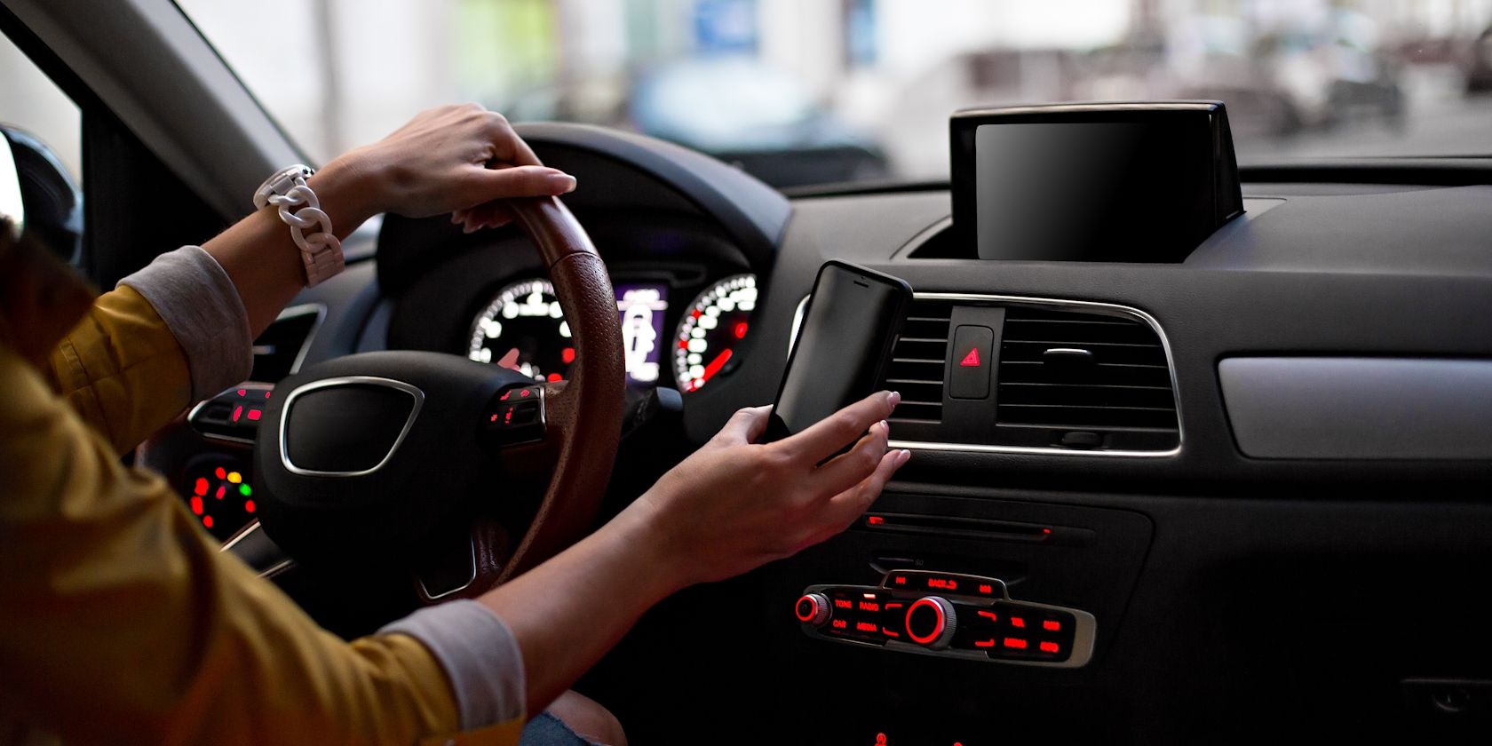 Do FM Transmitter Apps Work? How to Transmit Radio From Your Phone