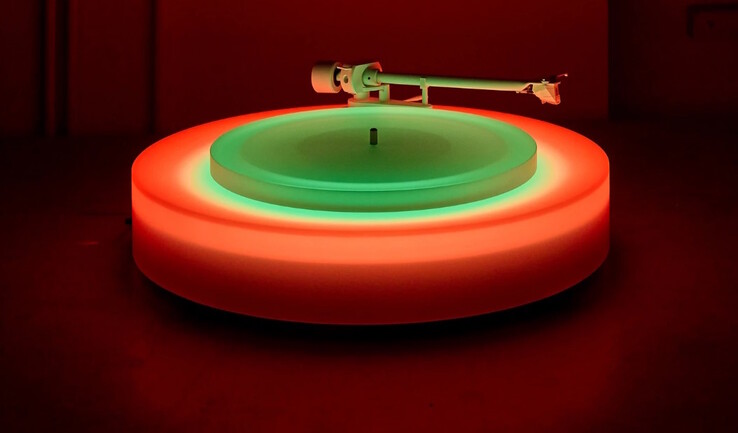 Brian Eno, composer of Windows 95 startup sound, releases £20,000 limited-edition Turntable II at Paul Stolper Gallery