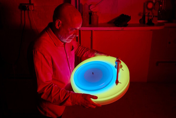 Brian Eno, composer of Windows 95 startup sound, releases £20,000 limited-edition Turntable II at Paul Stolper Gallery