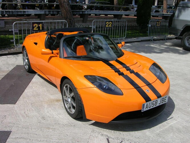 Tesla Roadster will be able to fly, claims Elon Musk yet again