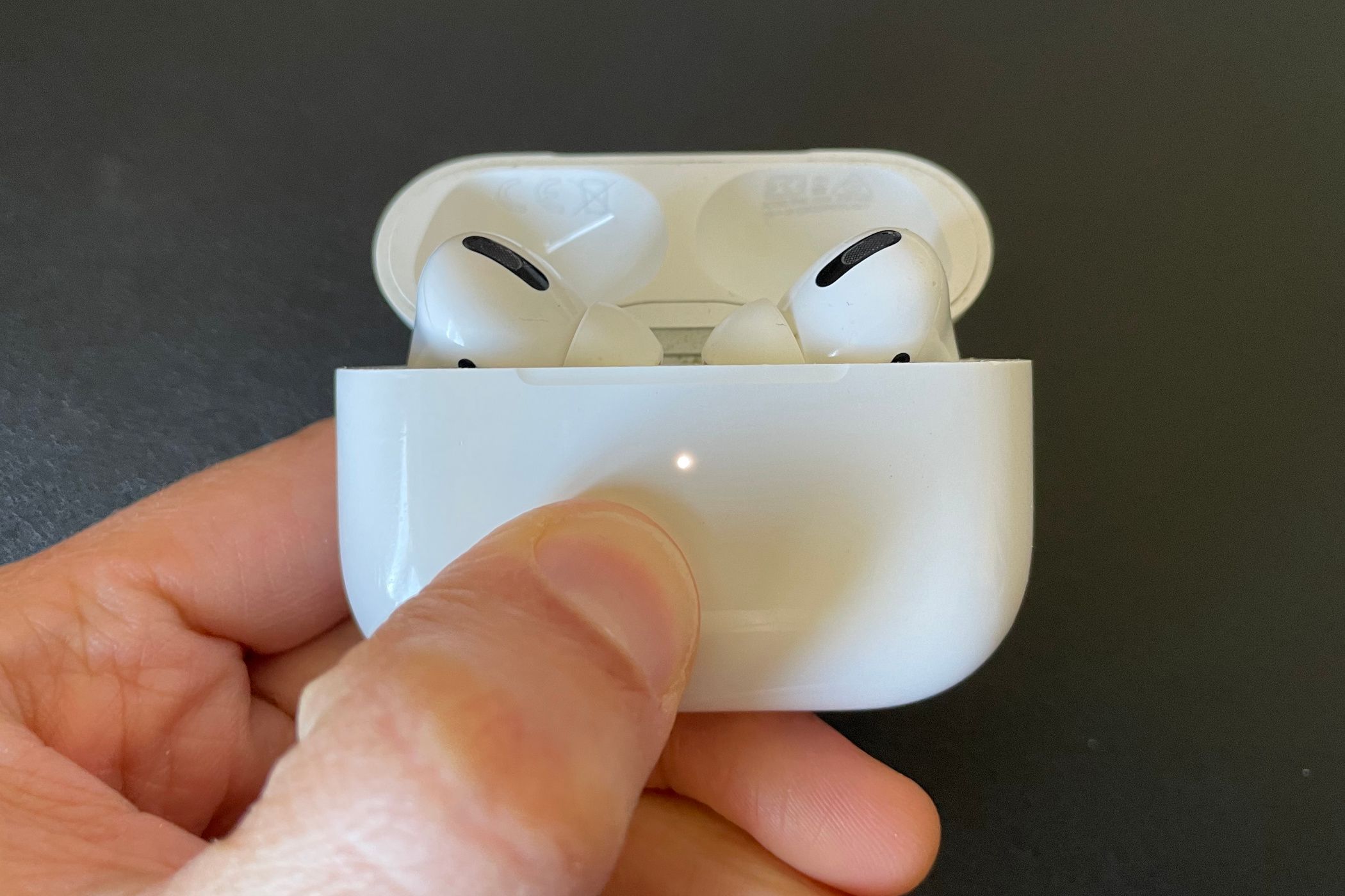 Why Do My AirPods Keep Disconnecting? 8 Quick Fixes