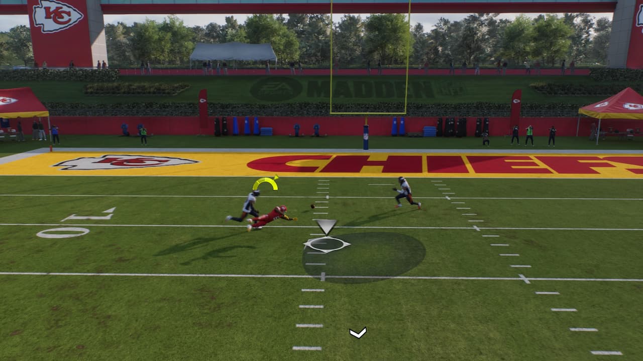 Madden NFL 25 passing guide: Controls, settings, pass types, and more