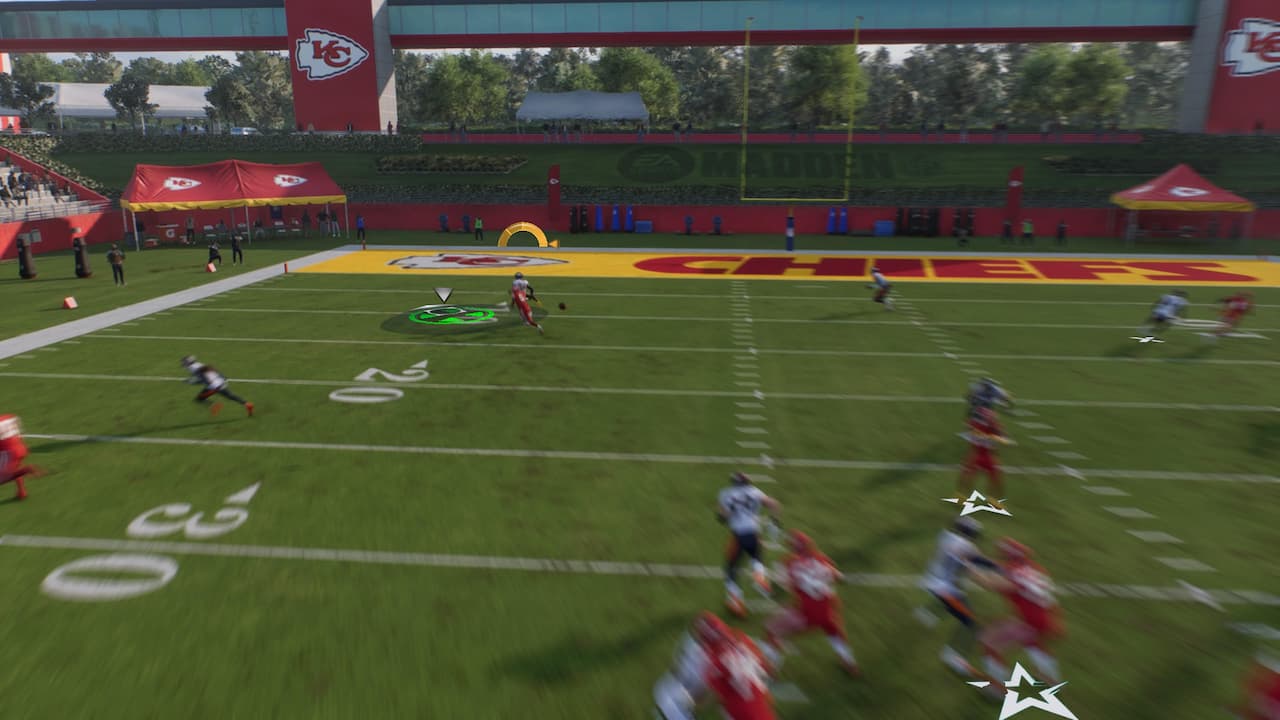 Madden NFL 25 passing guide: Controls, settings, pass types, and more