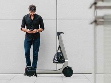 Bo M: Fast e-scooter comes with a long range