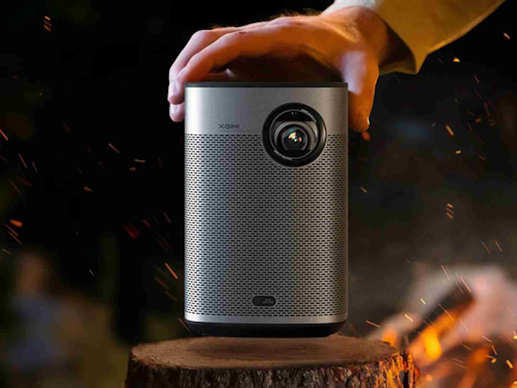 Xgimi Halo  New: Updated version of the compact projector comes with battery and smart functions