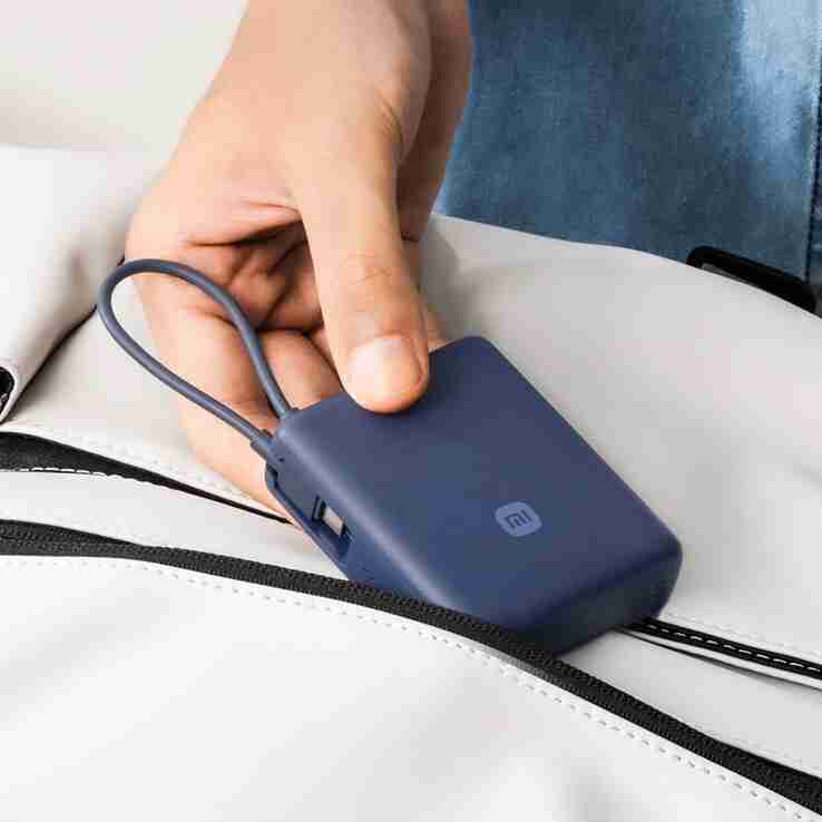 New Xiaomi Power Bank 10000 33W with built-in cable arrives