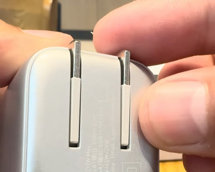 First look: Leaked unboxing video of upcoming Anker Zolo 4-port 140W wall charger with display